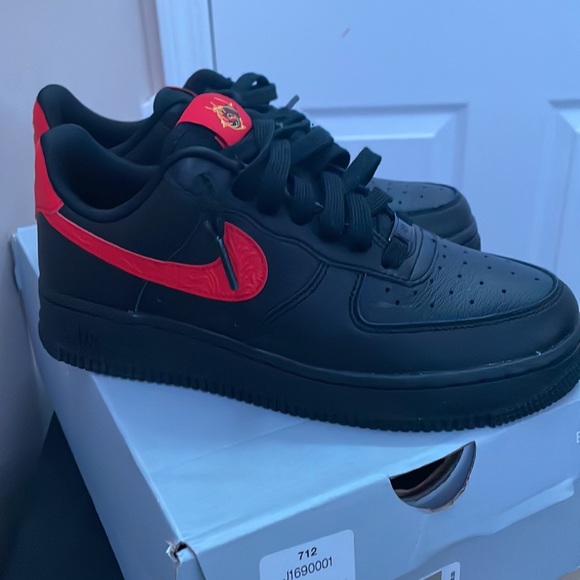 Black & Red AF1 W 6.5 Kids 5 - Picture 3 of 4